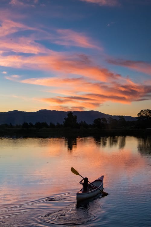 how to paddle a canoe