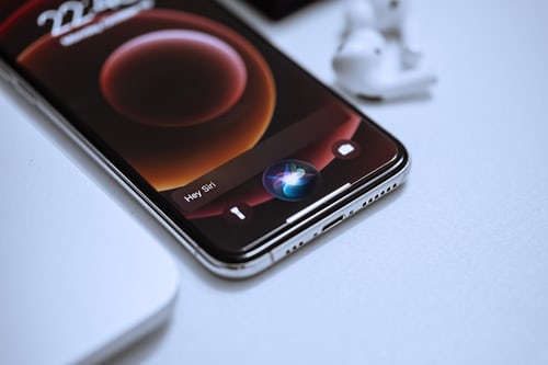 How To Make Siri Say Something When Charging